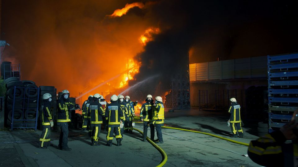 FUF4-Reifenlager-Stillframe-01