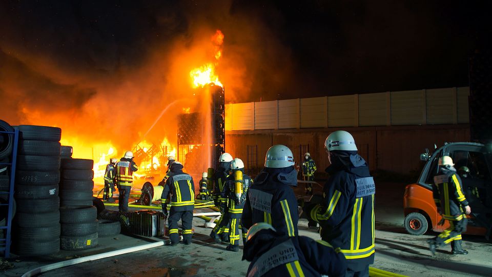 FUF4-Reifenlager-Stillframe-9