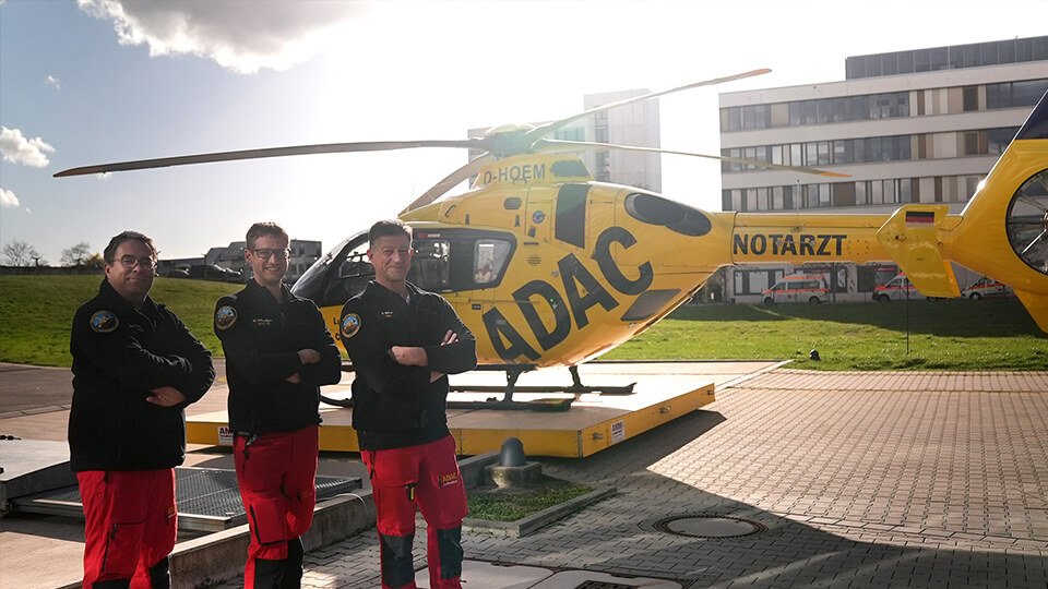 Crew des ADAC-Rettungshubschraubers Christoph 5