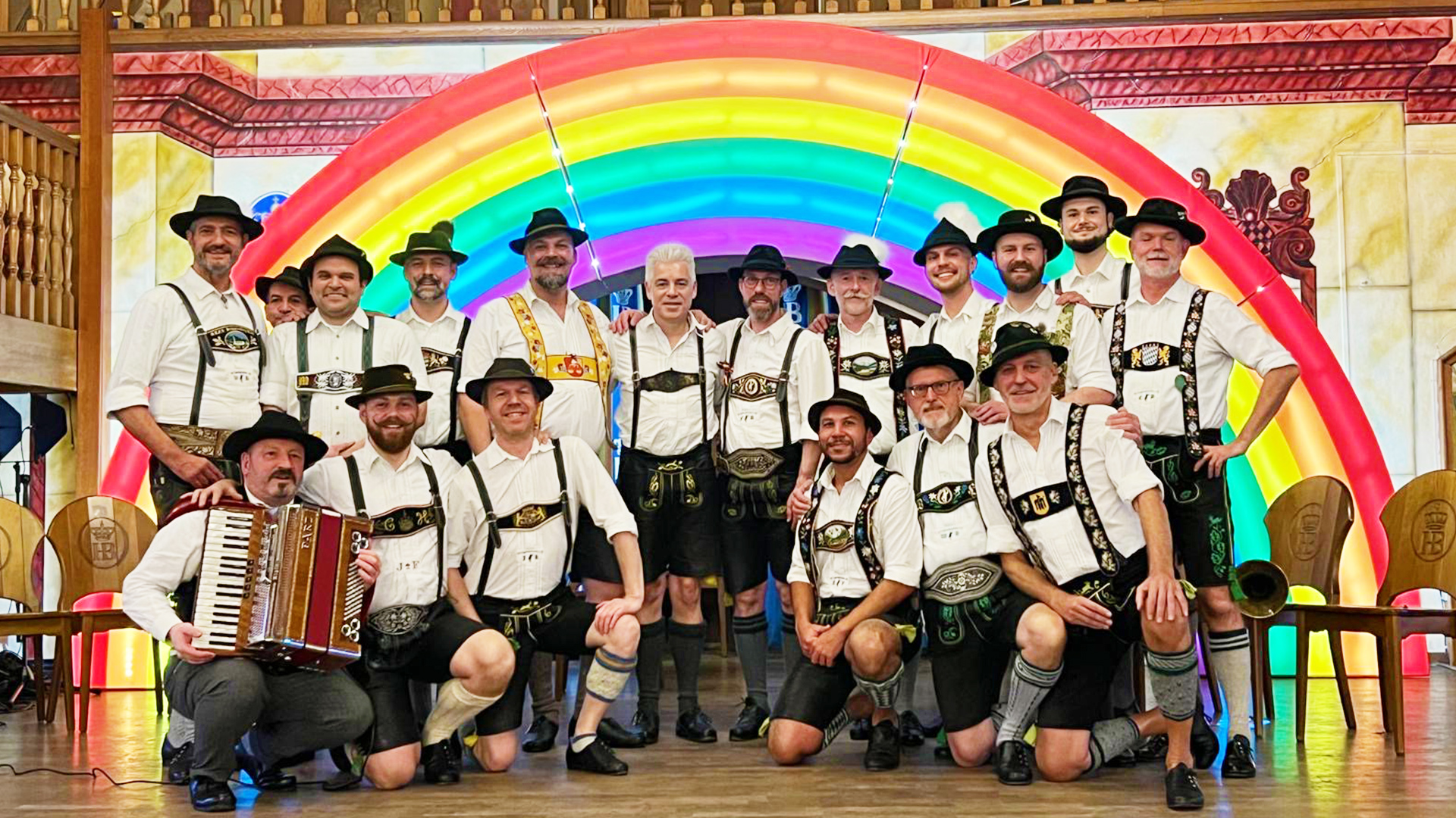 Michael Mitermeier und die Schwuhplattler in Comedy auf Bestellung